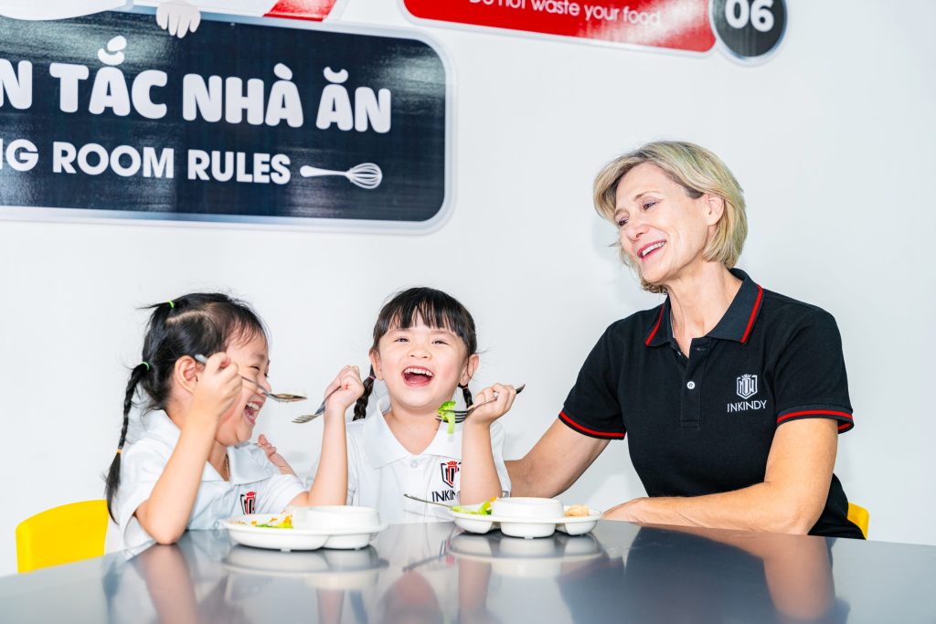 ĂN TRONG TỰ NGUYỆN