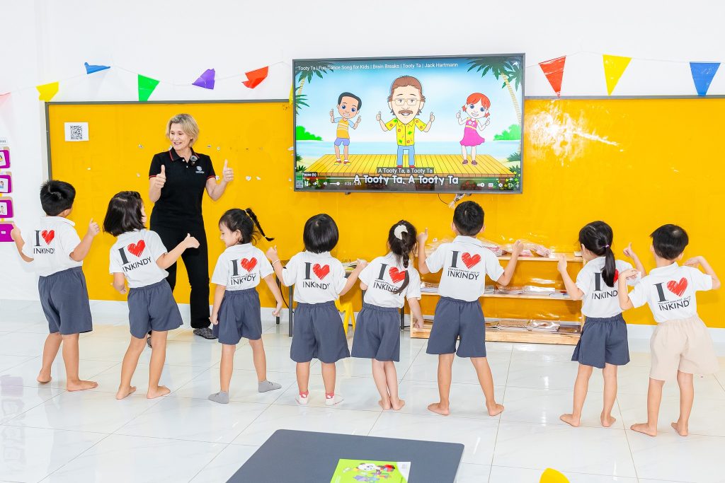 tham khao hoc phi mam non song ngu